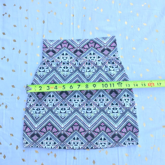 VS Pink Boho / Aztec Print Mini Skirt S - Picture 5 of 9